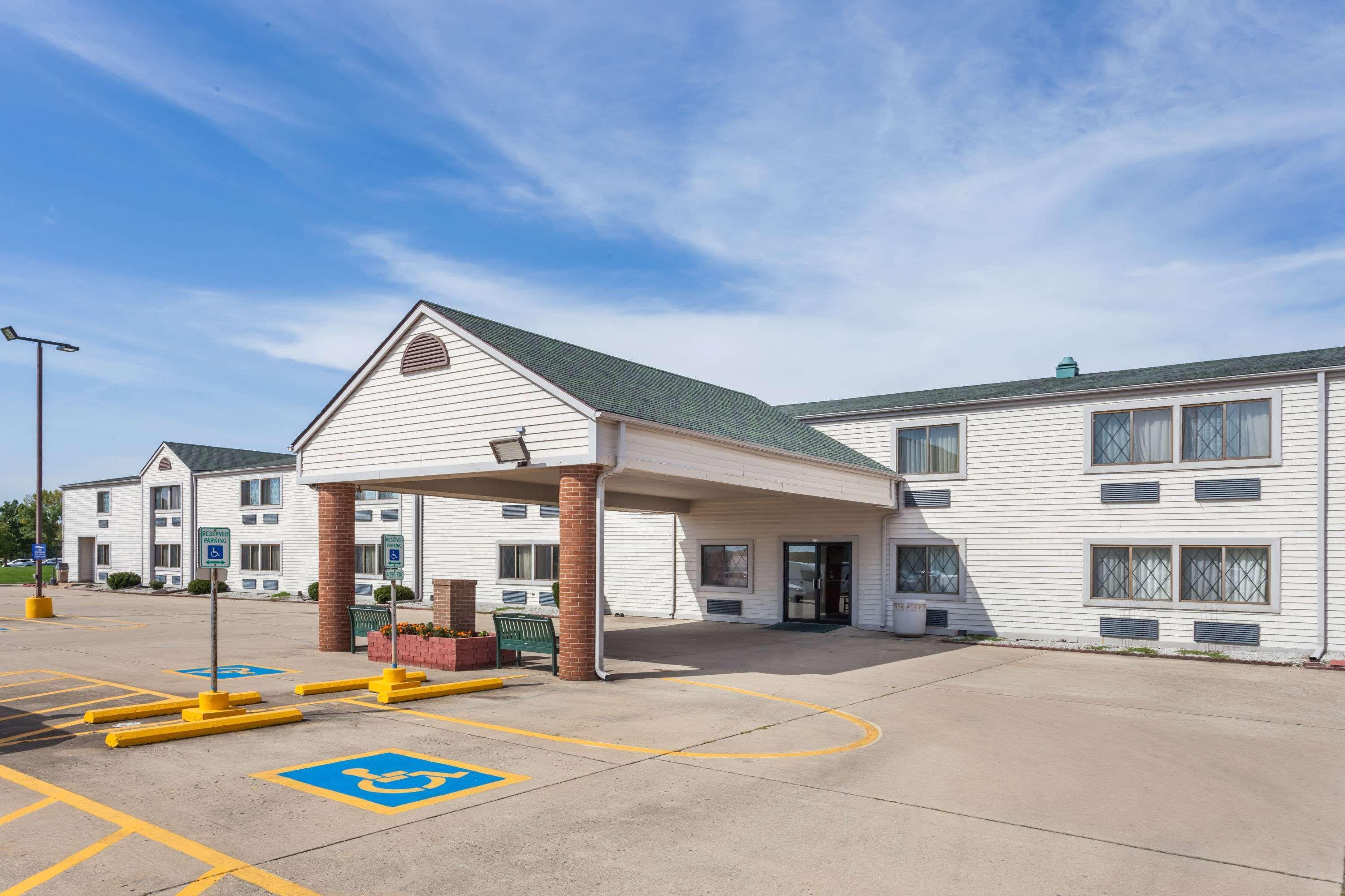 Baymont By Wyndham Decatur Hotel Luaran gambar