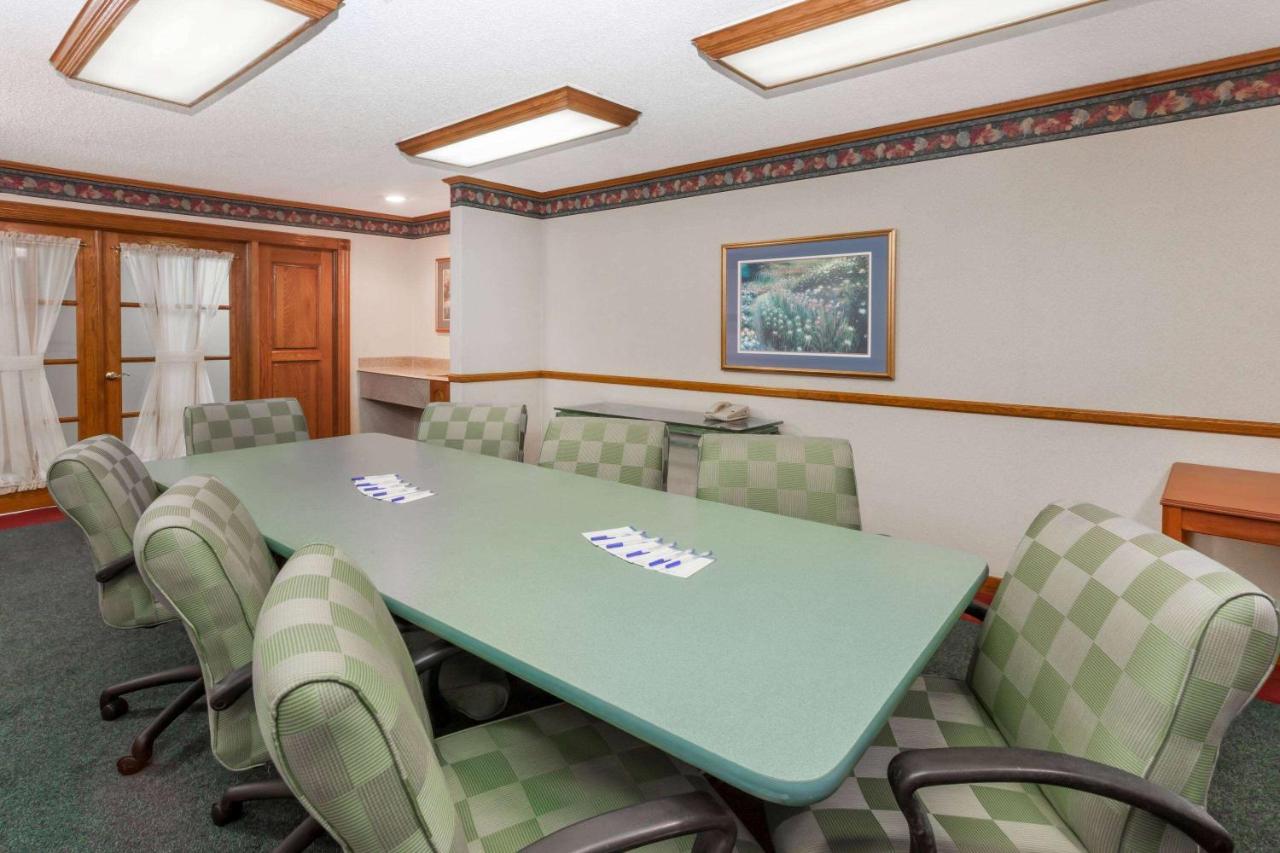 Baymont By Wyndham Decatur Hotel Luaran gambar