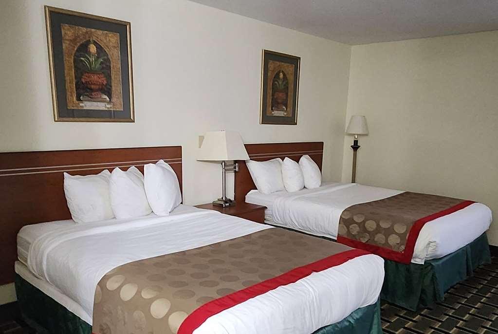 Baymont By Wyndham Decatur Hotel Bilik gambar